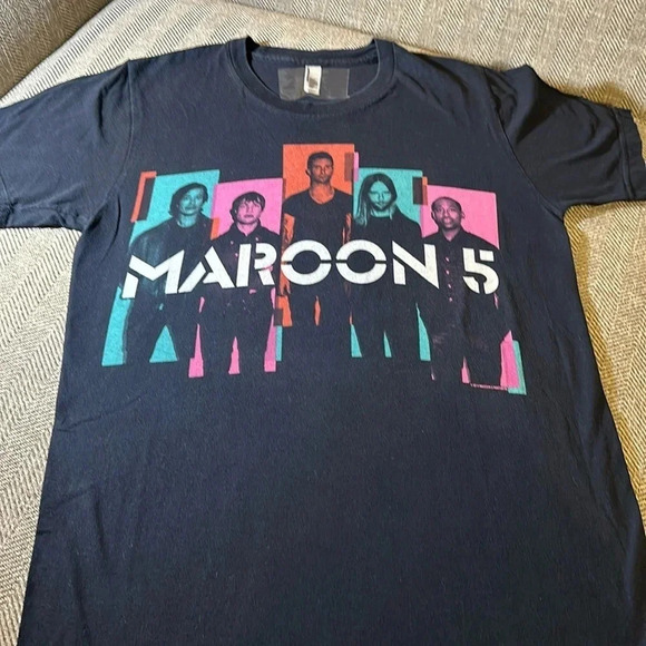 2013 Maroon 5 north america tour black tshirt short sleeve size small - Picture 2 of 3